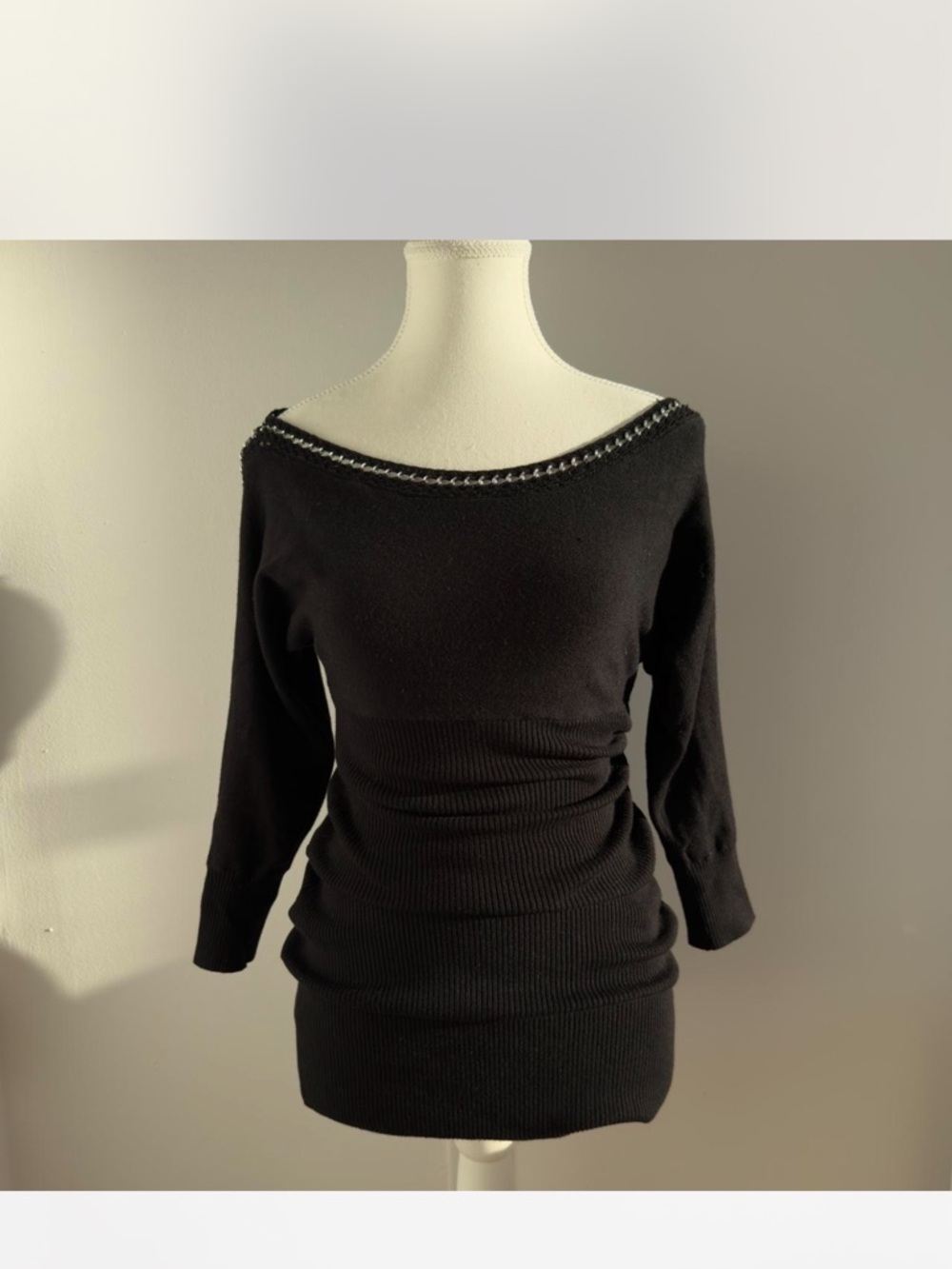 GUESS Black Off-Shoulder Chain-Trim Ribbed Knit Sweater